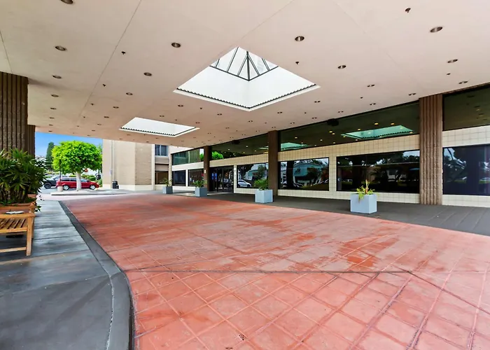 Doubletree By Hilton Whittier